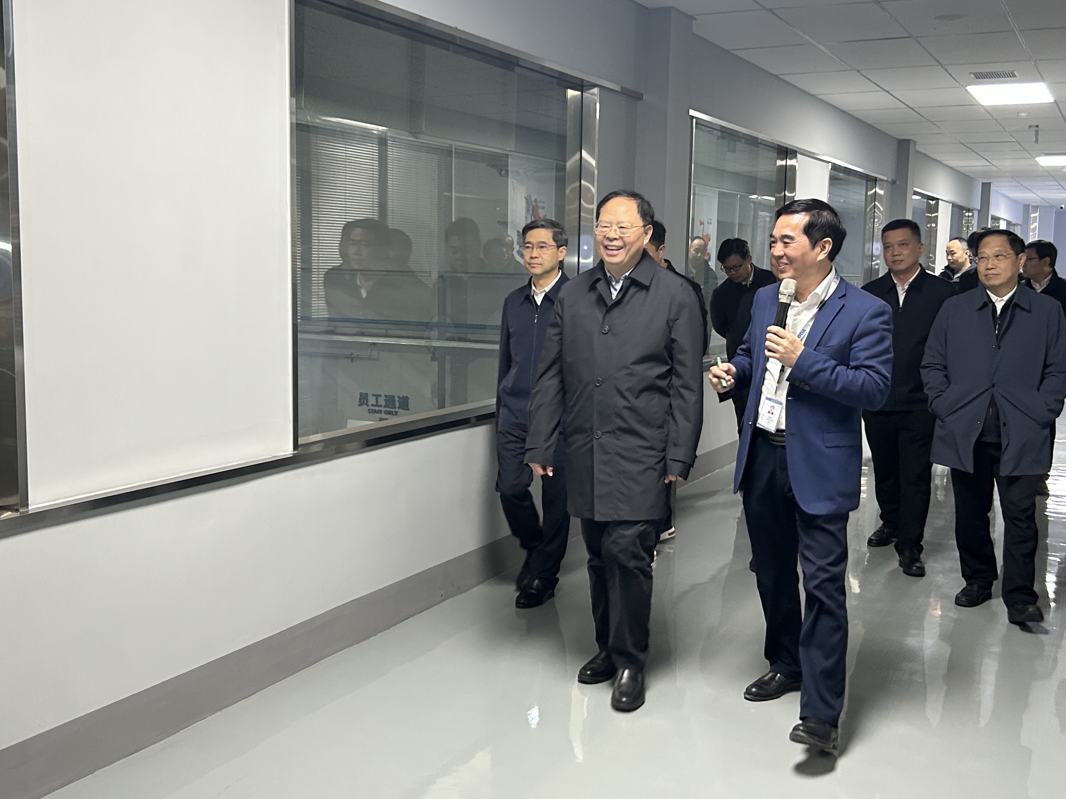 湖南省人大常委會(huì)黨組副書記、副主任張劍飛一行來(lái)博大科工調(diào)研